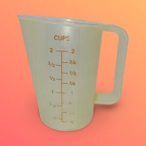 Tupperware 1669 Measuring Cup Pitcher 2 Cups 500mL Red Letters USA Vintage